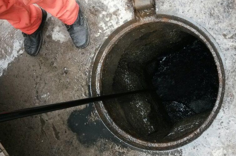 太原市污水回收抽粪-排水管道清理过-清理化粪池清除淤泥-污水池需要清理那家公司(图1)